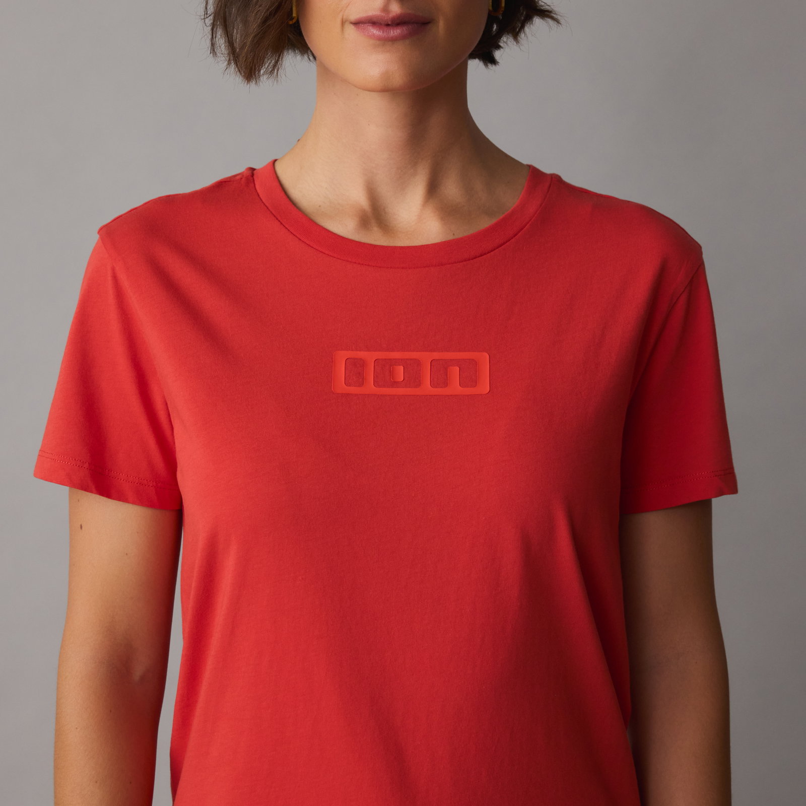 ION Ionic short sleeve t-shirt women in red with 3D logo