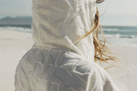 ION_Water_Poncho-Select-Reefside_Action-Shots_3