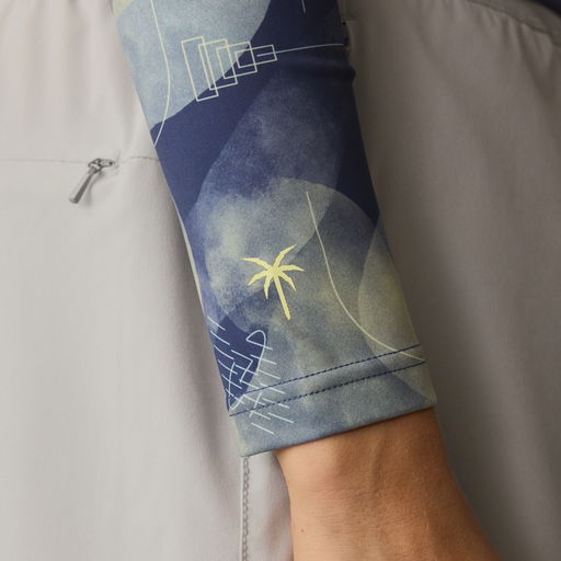 ION_Water_Rashguard-Lizz-LS-women_Model-Pictures_3