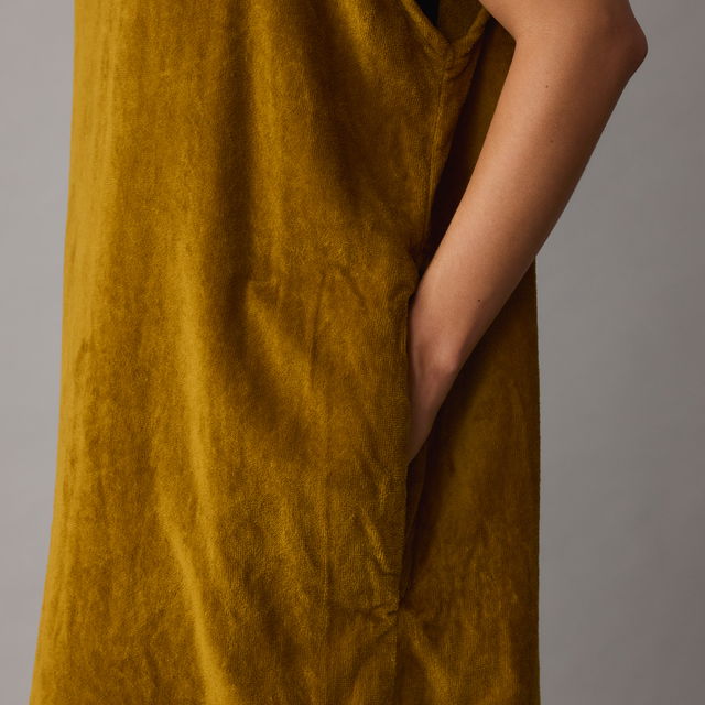 ION_Water_Poncho-Core_Model-Pictures_17