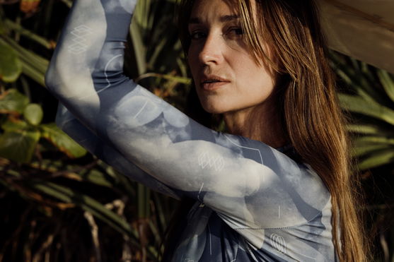 ION_Water_Bottom-Swimsuit-LS-women_Action-Shots_11