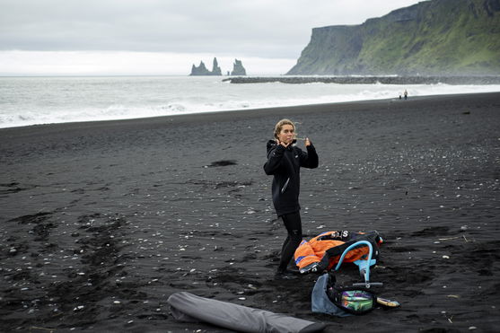ION_Water_Neo-Shelter-Jacket-Amp-women_Action-Shots_5
