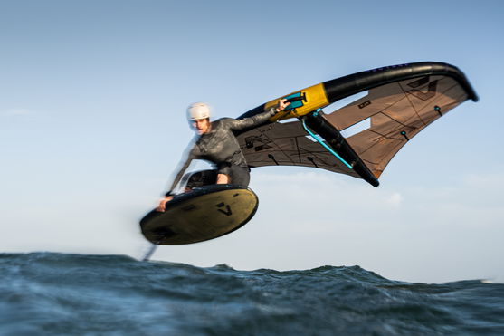 ION_Water_Seek-Core-4/3-Overknee-LS-Front-Zip-men_Action-Shots_1