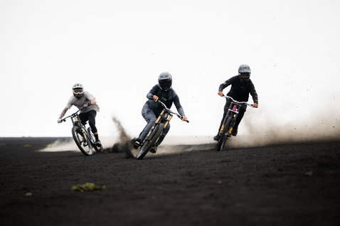 ION Scrub UTAH LS cycling jersey during freeride mountain biking on volcanic terrain