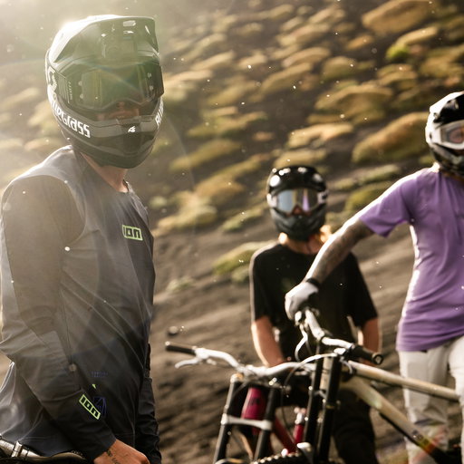 ION_Bike_Jersey-Scrub-UTAH-LS-unisex_Model-Pictures_1