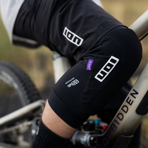 ION_Bike_Knee-Pads-ARCON-Lite-SQ-unisex_Model-Pictures_4