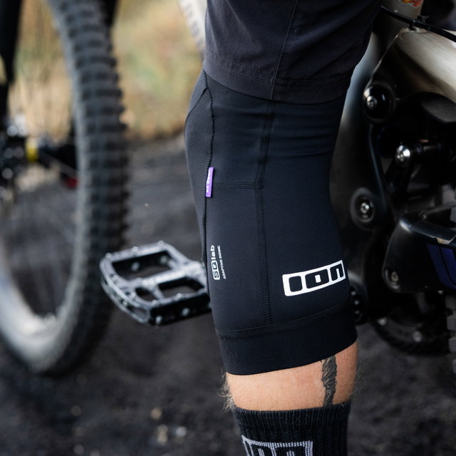ION_Bike_Knee-Pads-ARCON-Lite-SQ-unisex_Model-Pictures_5