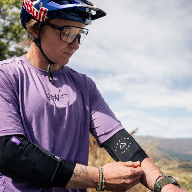 ION_Bike_Elbow-Guard-ARCON-LT-unisex_Model-Pictures_3