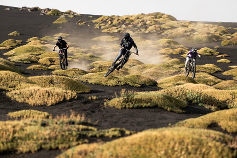 ION Bike Scrub UTAH freeride pants during mountain biking on volcanic terrain