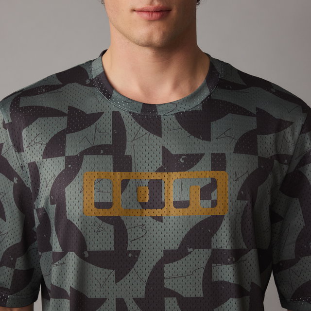 ION_Bike_Jersey-Ionic-SS-Mesh-AOP-unisex_Model-Pictures_2