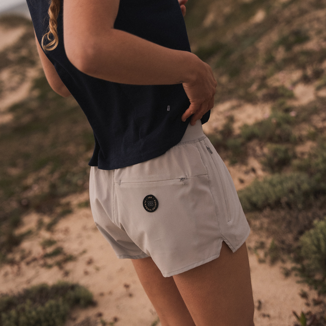 ION_Water_Boardshorts-Ionic-women_Model-Pictures_7