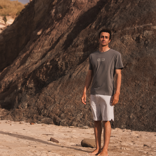 ION_Water_Tee-Ionic-SS-men_Model-Pictures_7
